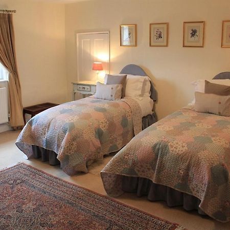 เชิร์ช ฟาร์มเฮาส์ บี แอนด์ บี Bed & Breakfast Kennett ภายนอก รูปภาพ