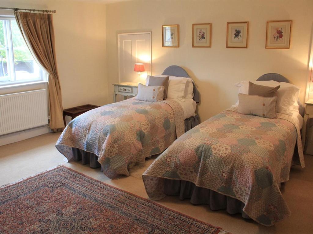 เชิร์ช ฟาร์มเฮาส์ บี แอนด์ บี Bed & Breakfast Kennett ภายนอก รูปภาพ