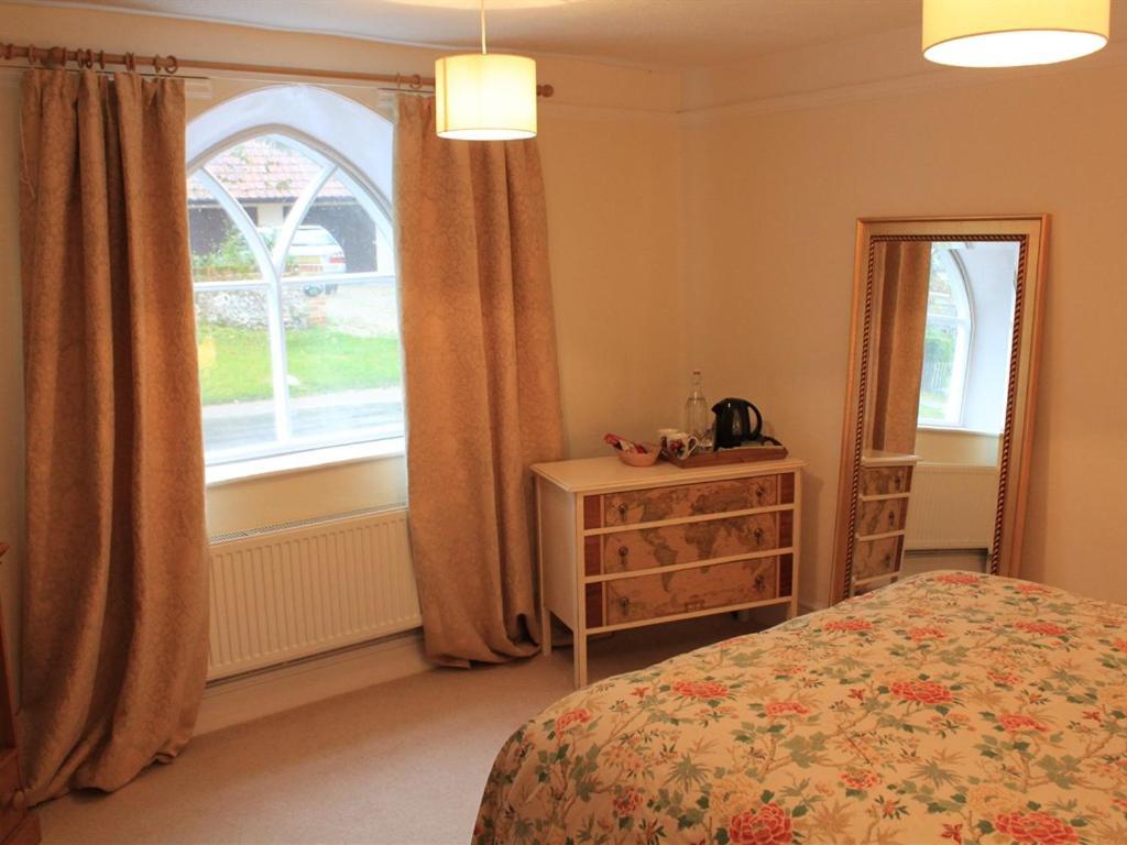 เชิร์ช ฟาร์มเฮาส์ บี แอนด์ บี Bed & Breakfast Kennett ภายนอก รูปภาพ