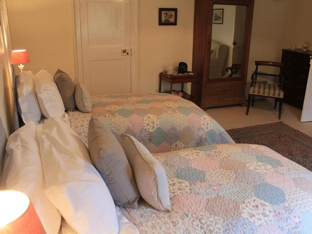 เชิร์ช ฟาร์มเฮาส์ บี แอนด์ บี Bed & Breakfast Kennett ภายนอก รูปภาพ